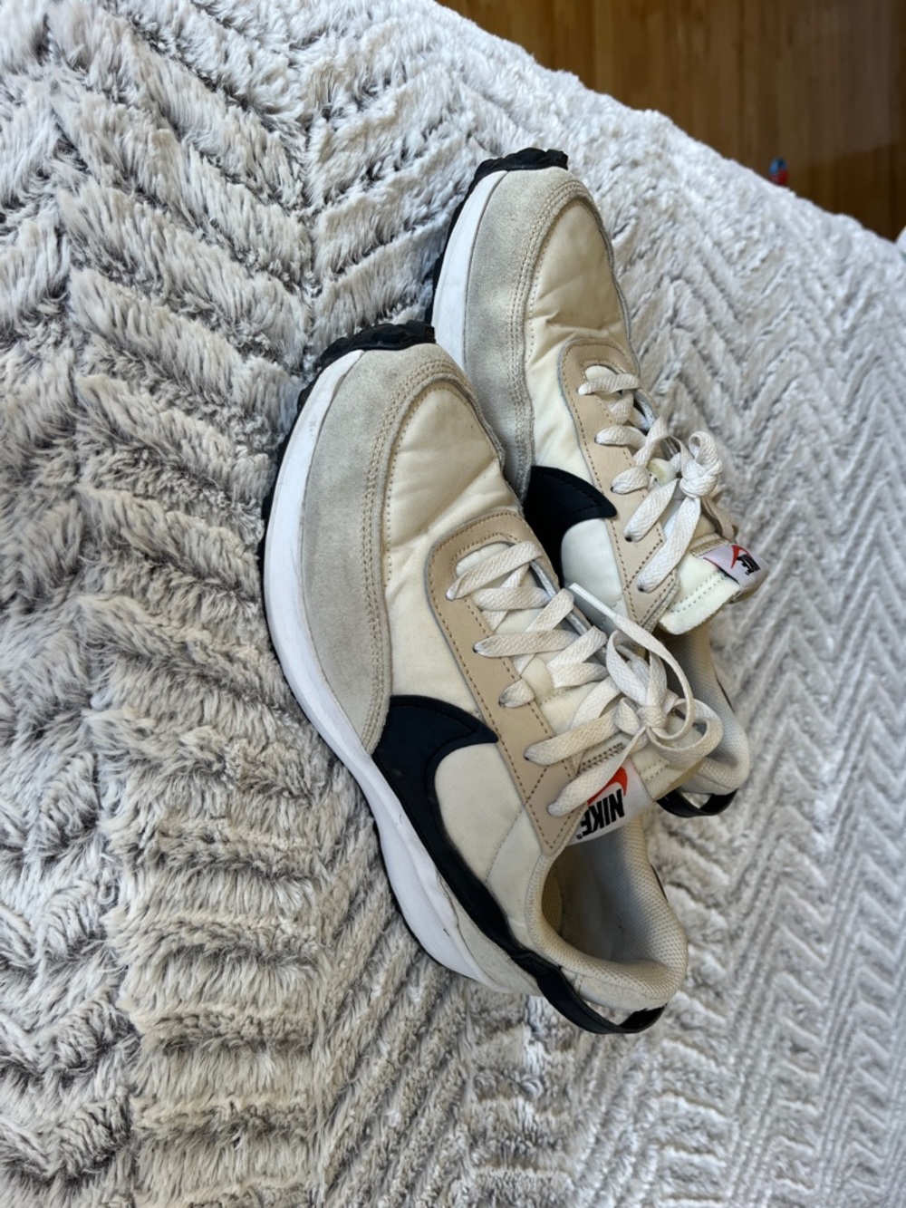 Nike Women’s White and Black Waffle Debut - Sz. 10